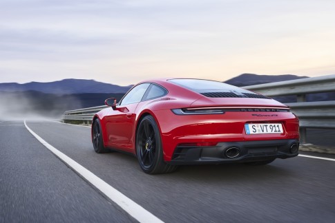 Bevestigd: Porsche 911 Hybride verschijnt deze zomer Bevestigd: Porsche 911 Hybride verschijnt deze zomer