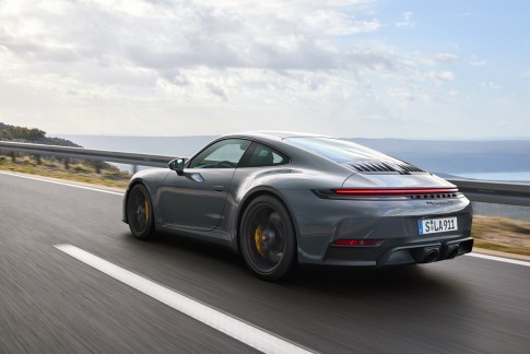 De nieuwe Porsche 911: voor het eerst als hybride en dit zijn alle prijzen De nieuwe Porsche 911: voor het eerst als hybride en dit zijn alle prijzen