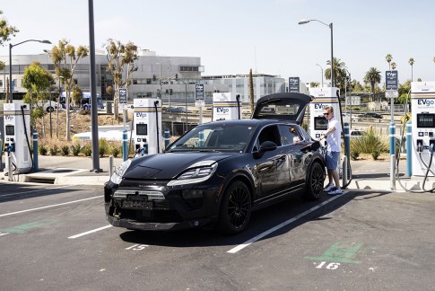 Porsche Macan EV wordt 'het sportiefste model in zijn segment' Porsche Macan EV wordt 'het sportiefste model in zijn segment'