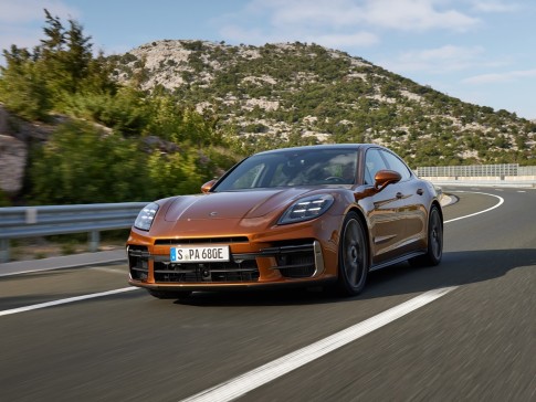 Nieuwe Porsche Panamera met hogere actieradius en meer plug-in hybrids