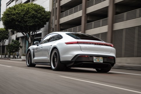 Porsche Taycan begin 2020 al leasen? Bestel nu via ActivLease!