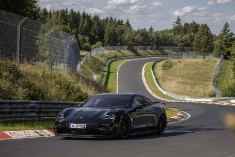 Nieuwe Porsche Taycan snelste elektrische auto op de Nürburgring