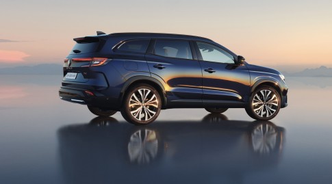 Renault Espace maakt terugkeer als SUV met 5 of 7 zitplaatsen Renault Espace maakt terugkeer als SUV met 5 of 7 zitplaatsen