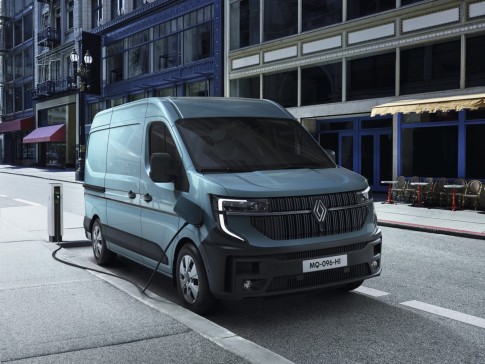 Renault Master E-Tech kroont zich tot Bestelauto van het Jaar 2025! Renault Master E-Tech kroont zich tot Bestelauto van het Jaar 2025!