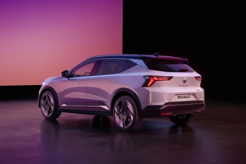 Nieuwe Renault Scenic E-Tech Electric wordt een SUV Nieuwe Renault Scenic E-Tech Electric wordt een SUV