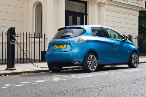 Renault Zoe accu's krijgen tweede leven als snellaadstations Renault Zoe accu's krijgen tweede leven als snellaadstations