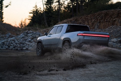 Dit is de Rivian R1T, een razendsnelle elektrische pick-up met 640 km range