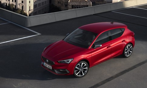 Gloednieuwe Seat Leon is extra gepeperd met hybride aandrijvingen Gloednieuwe Seat Leon is extra gepeperd met hybride aandrijvingen