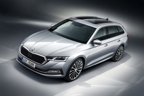 Nieuwe Skoda Octavia is slimmer, ruimer en voor het eerst elektrisch Nieuwe Skoda Octavia is slimmer, ruimer en voor het eerst elektrisch