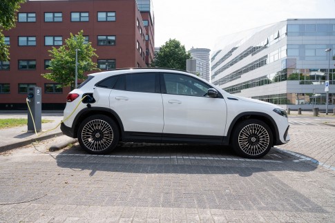 Stormloop op subsidie voor aanschaf en private lease elektrische auto