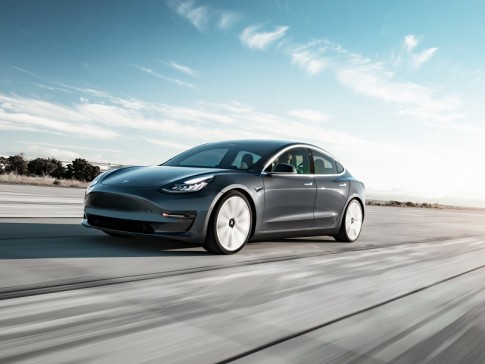 Het verschil tussen Autopilot en Full Self-Driving van Tesla