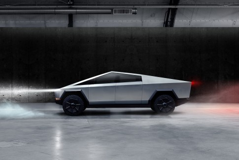 Dít is de elektrische Tesla Cybertruck, in elk opzicht schokkend