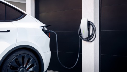 Toch waar: binnenkort draadloos opladen met uw Tesla?