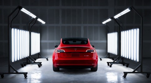 'Tesla auto's binnenkort in nieuwe kleuren beschikbaar' 'Tesla auto's binnenkort in nieuwe kleuren beschikbaar'