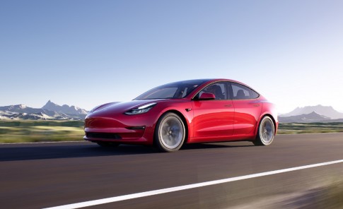 Tesla Model 3 laat voortaan hogere actieradius zien na update