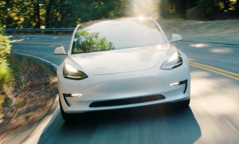 Tesla blijft innoveren en geeft aangescherpte Model 3 een krachtiger accupakket