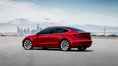 Betaalbare Tesla Model 3 van 35.000 dollar aangekondigd, later dit jaar in NL Betaalbare Tesla Model 3 van 35.000 dollar aangekondigd, later dit jaar in NL