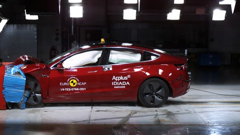 Tesla Model 3 breekt veiligheidsrecord met Euro NCAP crashtest Tesla Model 3 breekt veiligheidsrecord met Euro NCAP crashtest
