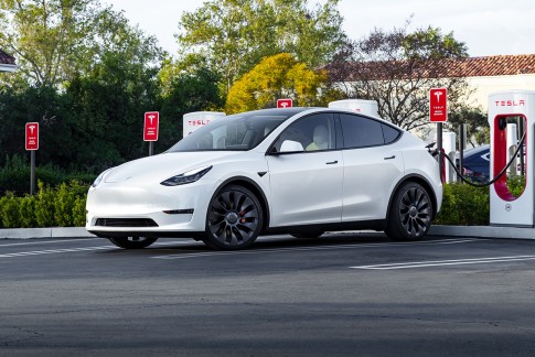 Tesla Model Y aan de top als bestverkochte auto van Europa Tesla Model Y aan de top als bestverkochte auto van Europa