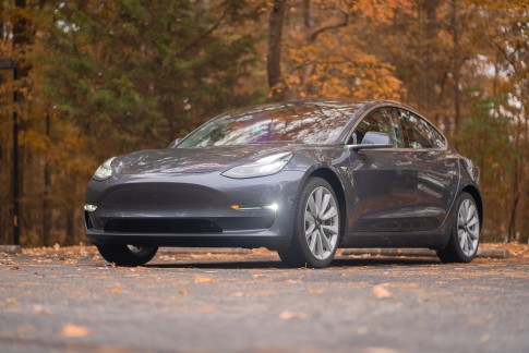 Tesla verbreekt record levering aantal auto's in eerste kwartaal 2017