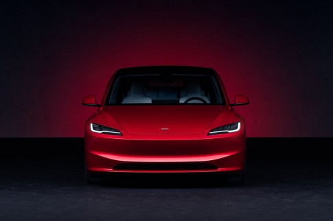 Tesla's nieuwste software-update is perfect voor zomeravonden Tesla's nieuwste software-update is perfect voor zomeravonden