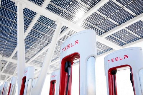 Tesla maakt alle Superchargers beschikbaar voor andere elektrische auto's Tesla maakt alle Superchargers beschikbaar voor andere elektrische auto's