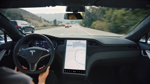 De grote Tesla V10 software update: dit zijn de hoogtepunten