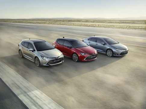 Nieuwe Toyota Corolla Hybrid ook als sedan, vanaf voorjaar 2019 te leasen Nieuwe Toyota Corolla Hybrid ook als sedan, vanaf voorjaar 2019 te leasen