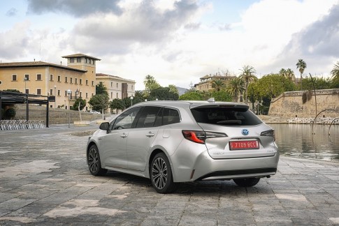 De nieuwe Toyota Corolla is super zuinig én praktisch De nieuwe Toyota Corolla is super zuinig én praktisch