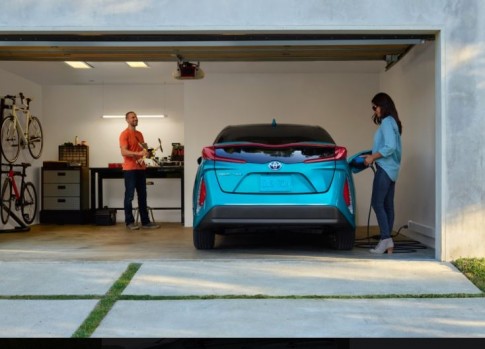 Toyota nadert doorbraak met betere accu voor elektrische auto's Toyota nadert doorbraak met betere accu voor elektrische auto's
