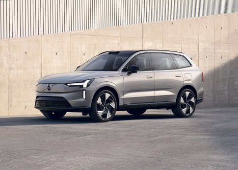 De Volvo EX90 krijgt een upgrade: krachtiger, slimmer en nog sneller laden