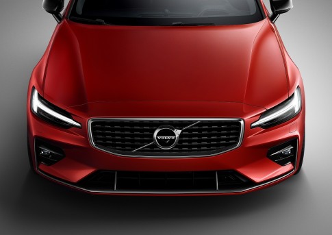 Nieuwe Volvo S60 ziet het levenslicht, krijgt twee plug-in hybride versies Nieuwe Volvo S60 ziet het levenslicht, krijgt twee plug-in hybride versies