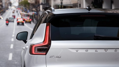 Volvo XC40 Recharge ook mogelijk met trekhaak en fietsendrager Volvo XC40 Recharge ook mogelijk met trekhaak en fietsendrager