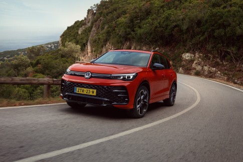 Nieuwe Volkswagen Tiguan Plug-in Hybrid kan 100 km elektrisch rijden Nieuwe Volkswagen Tiguan Plug-in Hybrid kan 100 km elektrisch rijden