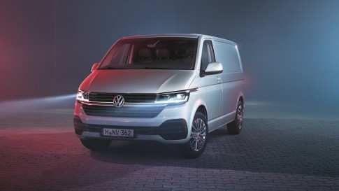 Volkswagen zet vernieuwde Transporter en Multivan onder stroom
