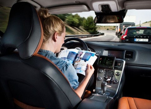 Testtraject voor zelfrijdende auto's geopend in Nederland Testtraject voor zelfrijdende auto's geopend in Nederland