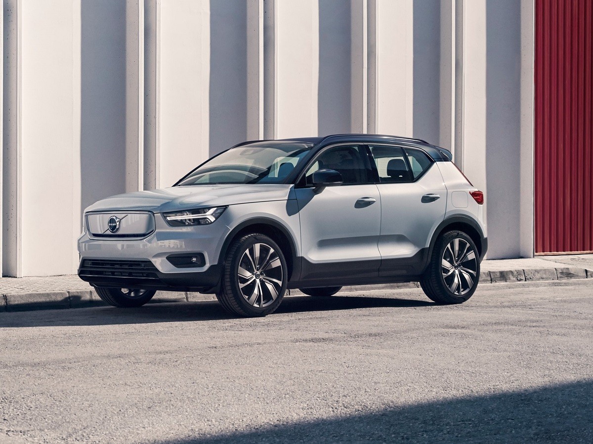2025 Volvo Xc40 Recharge Core Vinny Jessalyn