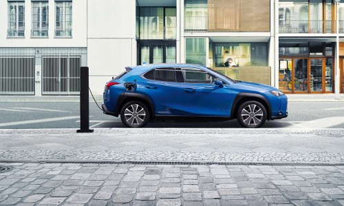 Lexus' eerste EV is een premium crossover van 50.000 euro Lexus' eerste EV is een premium crossover van 50.000 euro