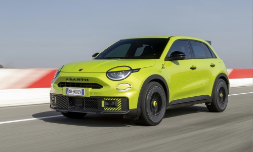 De nieuwe elektrische Abarth 600e is hier en wij weten de Nederlandse prijs