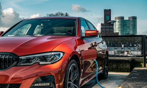 Plug-in hybride BMW's schakelen automatisch over op elektrisch in milieuzones Plug-in hybride BMW's schakelen automatisch over op elektrisch in milieuzones