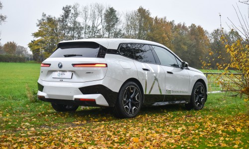 De BMW iX scoort 5 sterren in Euro NCAP crashtest en is de veiligste auto ooit