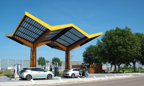 Binnenkort kunt u ook elektrisch snelladen bij Fastned in Frankrijk