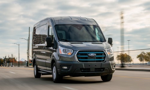 De elektrische Ford e-Transit komt in 25 uitvoeringen naar Nederland De elektrische Ford e-Transit komt in 25 uitvoeringen naar Nederland