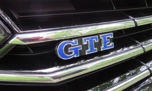 Op vakantie met de VW Passat GTE met caravan!