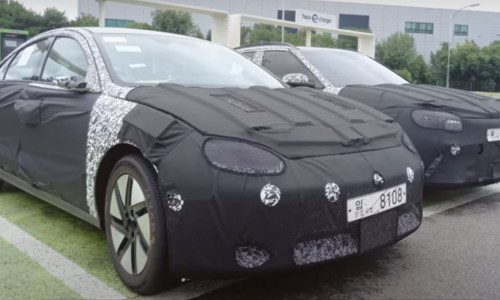 De Hyundai IONIQ 6 duikt voor het eerst op in camouflage De Hyundai IONIQ 6 duikt voor het eerst op in camouflage