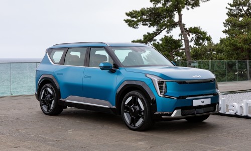 Kia EV9 Air: Kia's grootste elektrische SUV nu al vanaf €67.995. Kia EV9 Air: Kia's grootste elektrische SUV nu al vanaf €67.995.