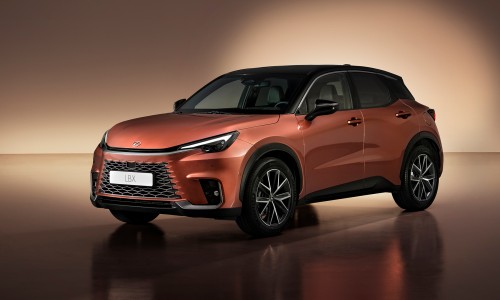 Hybride Lexus LBX is de meest compacte Lexus ooit - vanaf 2024 in Nederland
