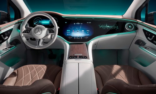 Mercedes-Benz kondigt de EQE SUV aan en dit is het interieur