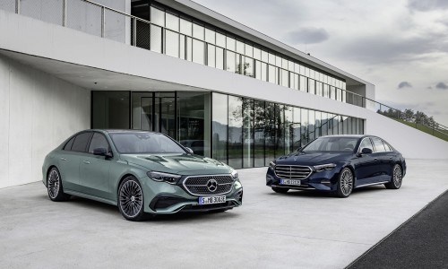 De compleet nieuwe Mercedes-Benz E-klasse rijdt tot 118 kilometer elektrisch!