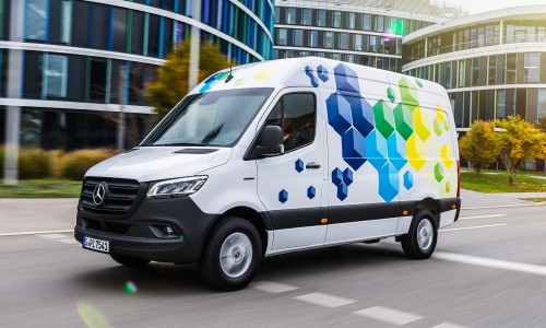 Vernieuwde Mercedes-Benz eSprinter krijgt 400 kilometer actieradius